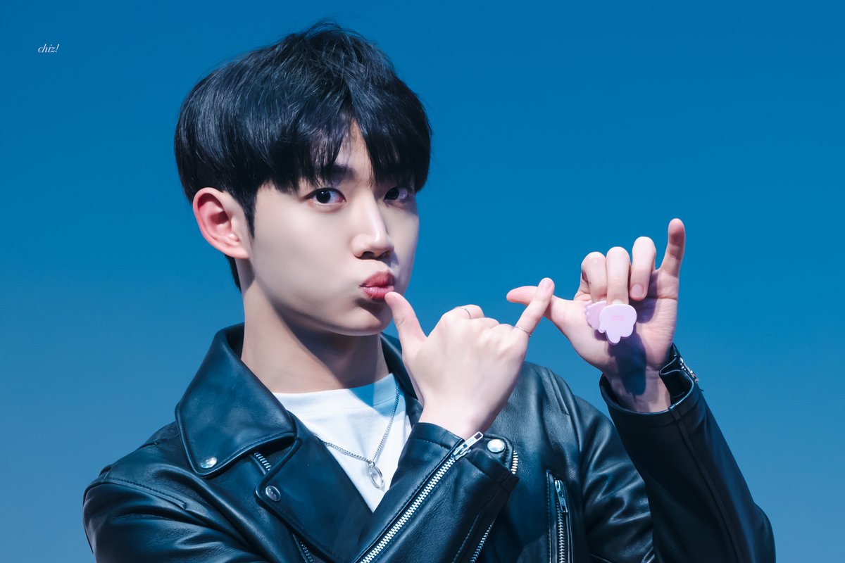 chiz0809's tweet photo. 221009 에버라인

💗( >ᴗ0)🤙🏻

#템페스트 #TEMPEST #TPST #형섭 #HYEONGSEOP 
@TPST__official https://t.co/FDEnU6Nw2t