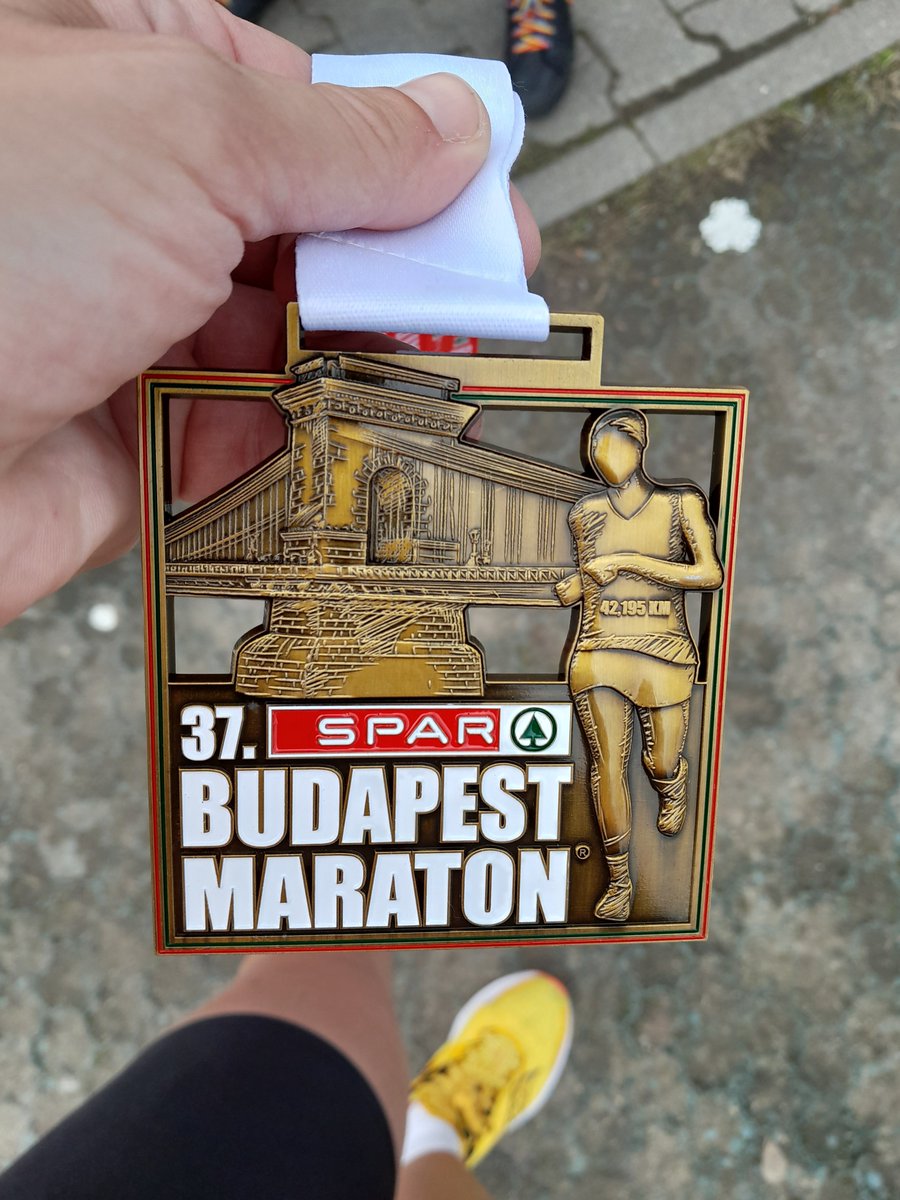ValeriaKiss5's tweet image. 37. SPAR Budapest Maraton. Weather felt like 30C, scorching hot, not my fastest one (5h) but done it 😁
@UKRunChat
 
@marathontalk
 
@runnersworlduk
 
@WeAreRunThings
 
@Run_Runner_