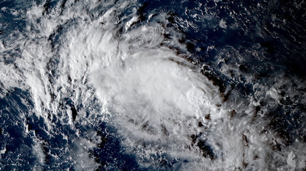 typhoontrack's tweet photo. Typhoon Overview (9th October, 2022)
Strongest System: Julia (H1)
#Julia made landfall bring life-threatening flash flooding to Central America while #Bulita crossing South Indian Ocean. #97W and #98W both have potential for further development
#daily #typhoon #weather #update https://t.co/VTRLKvAzYF