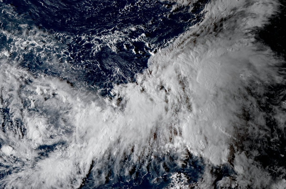 typhoontrack's tweet photo. Typhoon Overview (9th October, 2022)
Strongest System: Julia (H1)
#Julia made landfall bring life-threatening flash flooding to Central America while #Bulita crossing South Indian Ocean. #97W and #98W both have potential for further development
#daily #typhoon #weather #update https://t.co/VTRLKvAzYF