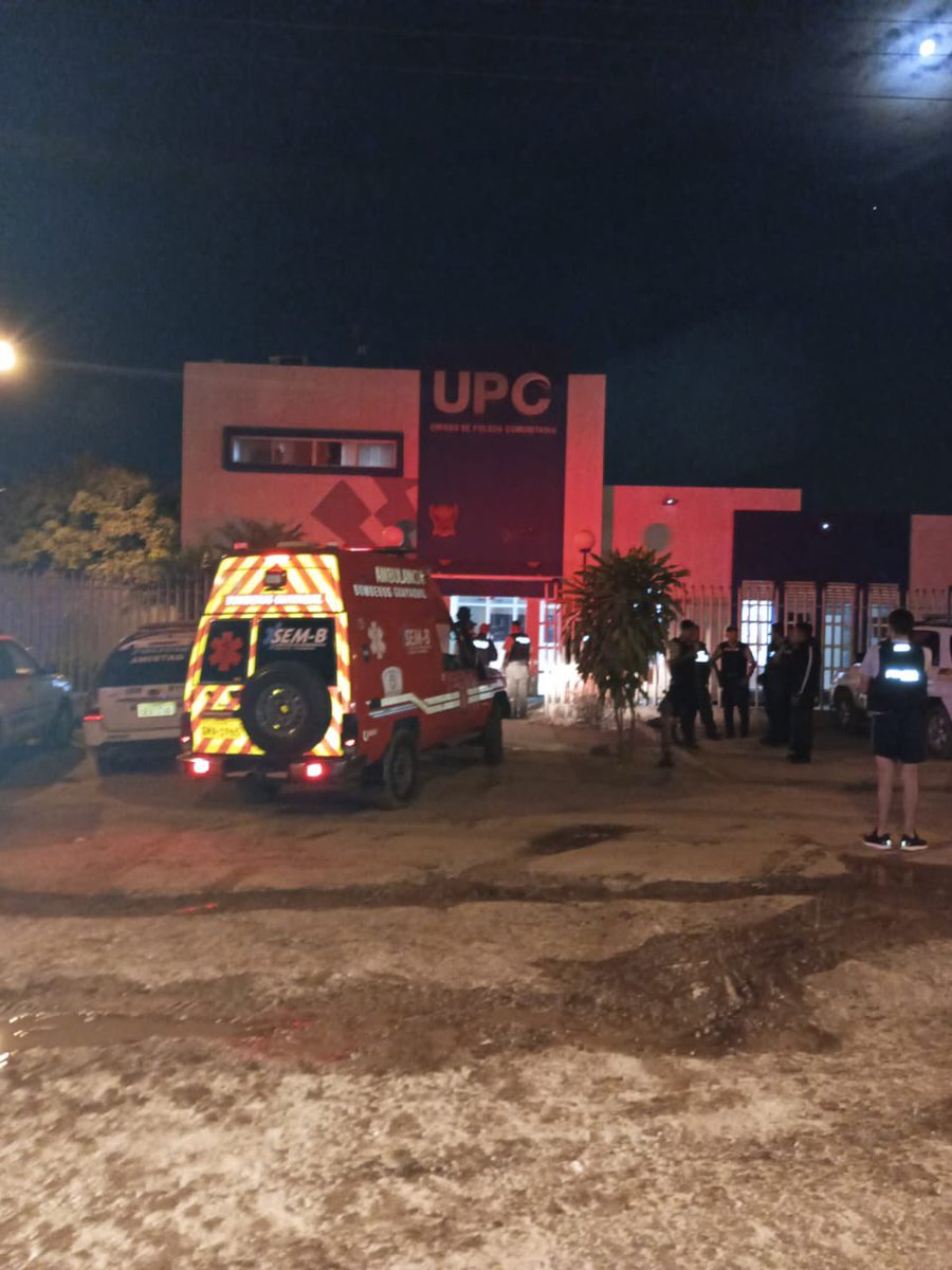ecuainm_oficial's tweet photo. ‼️#URGENTE 
Nuevo atentado contra UPC en #NuevaProsperina - #Guayaquil, deja a una mujer policía herida y en estado reservado. Los antisociales dejaron panfletos de amenaza en otra UPC del sector. https://t.co/LpJ1ssvW9g