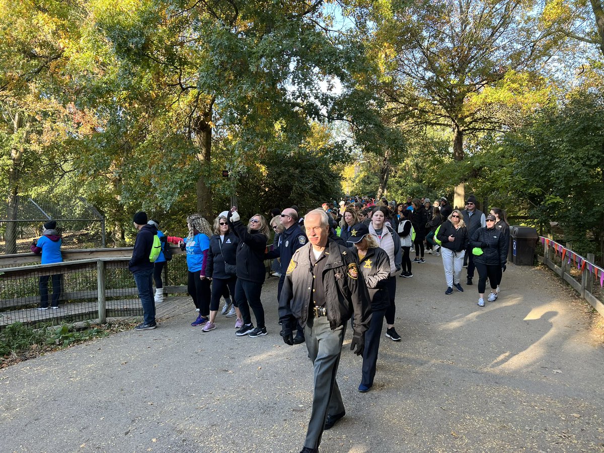 Sheriffrmartin's tweet photo. It’s not too early on a Sunday morning for @Todd_spinner & his Berlin Bears to give a big #ClawsUp in support of ending Child Abuse & Neglect
#EndCan
Great turnout @ColumbusZoo to walk in bringing awareness to the issue & supporting our heroes & survivors
Never Give Up https://t.co/QWjOzrhwZb