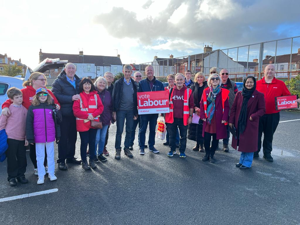 Sunny weekend on the doorstep talking to residents in Seacombe and Bromborough!

We have all-out elections in May 2023 so if you want to get involved in #WinningOnWirral #WoW23 please get in touch!