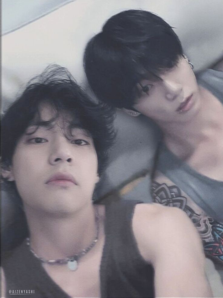 bgakaph's tweet photo. Disclaimer!!
Jeon Jungkook atau sekarang menjadi Kim Jungkook iyalah suami kecil milik Kim Taehyung, Kim Jungkook masih menempuh masa pendidikan yaitu menjadi Mahasiswa dan suami nya yakni Kim Taehyung ialah seorang pengusaha sukses
#taekook
#bxb
#rate18
#jungkook_bottom https://t.co/M2AKqkGxjs