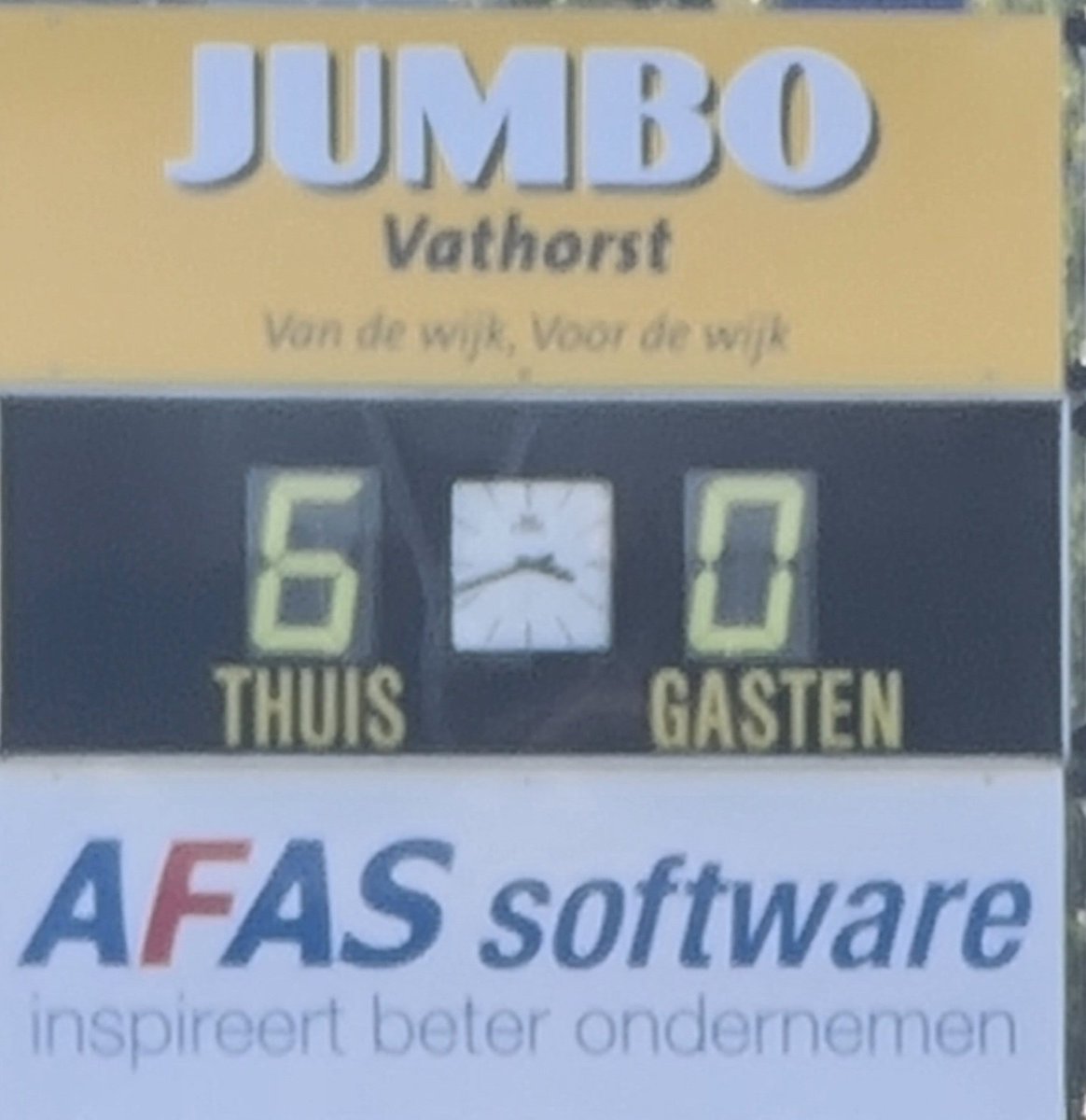 #hoodso 'Hallo Jumbo!' Voor <a href="/vvhlv/">vv Hooglanderveen</a> is het een lekkere dag. Ongeslagen na 3 wedstrijden. <a href="/DSOV1/">DSOV1</a> heeft genoeg te bespreken na deze schrobbering.