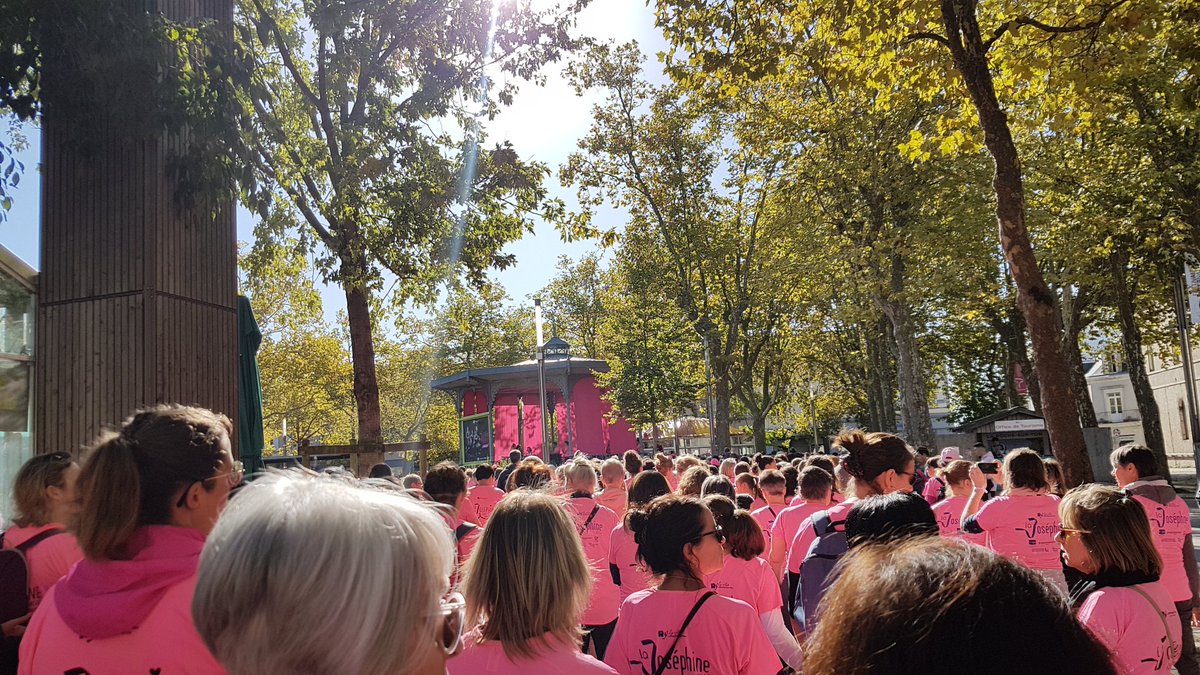 Un moment de communion extraordinaire : nous étions 11 000 ! #LaJosephine #OctobreRose <a href="/larochesuryonfr/">La Roche-sur-Yon, Ville & Agglomération</a> <a href="/LigueCancer85/">Ligue contre le Cancer - Comité de Vendée</a>