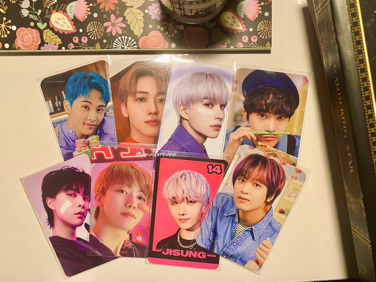 ✨GIVEAWAY✨
halo, waktu itu aku pernah janji ngadain giveaway kalo folls aku sampai 4k, tp baru kesampean sekarang (maaf)😭🙏🏻

💥 6 pc nct untuk 2 orang (1 orang dapat 3)
syaratnya cuma rt + like tweet ini
for nctzen only yaa💚
aku tunggu sampai besok jam 8 malam, goodluck😍❤️