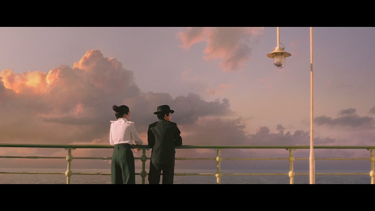 _ToToror's tweet image. 보는 내내 너무 웃겨서 참으려고 했는데 1. 배 타고 2. 해외로 3. 사랑의도피 4. 구도까지 비슷해서 참을 수 없었어요 .. 네 상해에서 일본에서 다들 행복하세요 끝