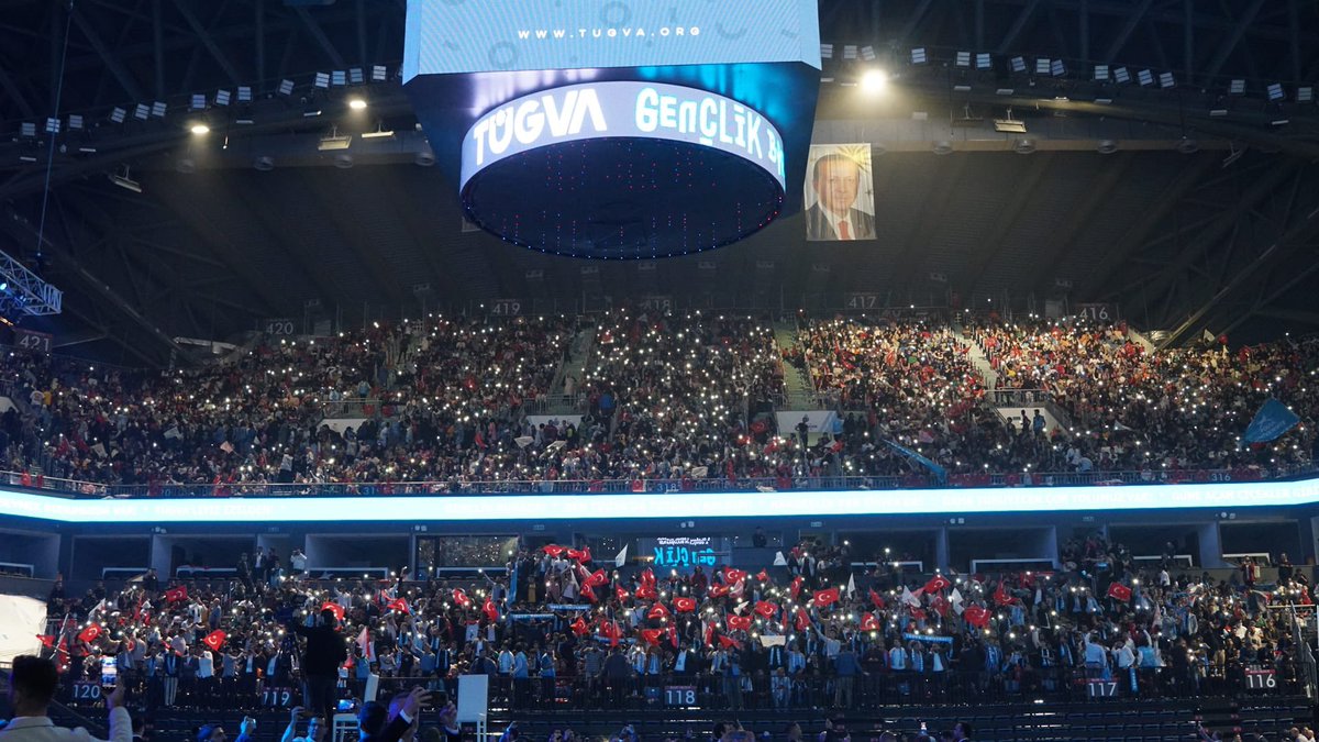 📍Tribünlerden #GenclikBurada sesleri yükselmeye başladı! 

 5. Olağan Genel Kurul &amp; 6. Gençlik Buluşmamız, TÜGVA gençliğinin büyük coşkusu ile başlıyor. 🤩