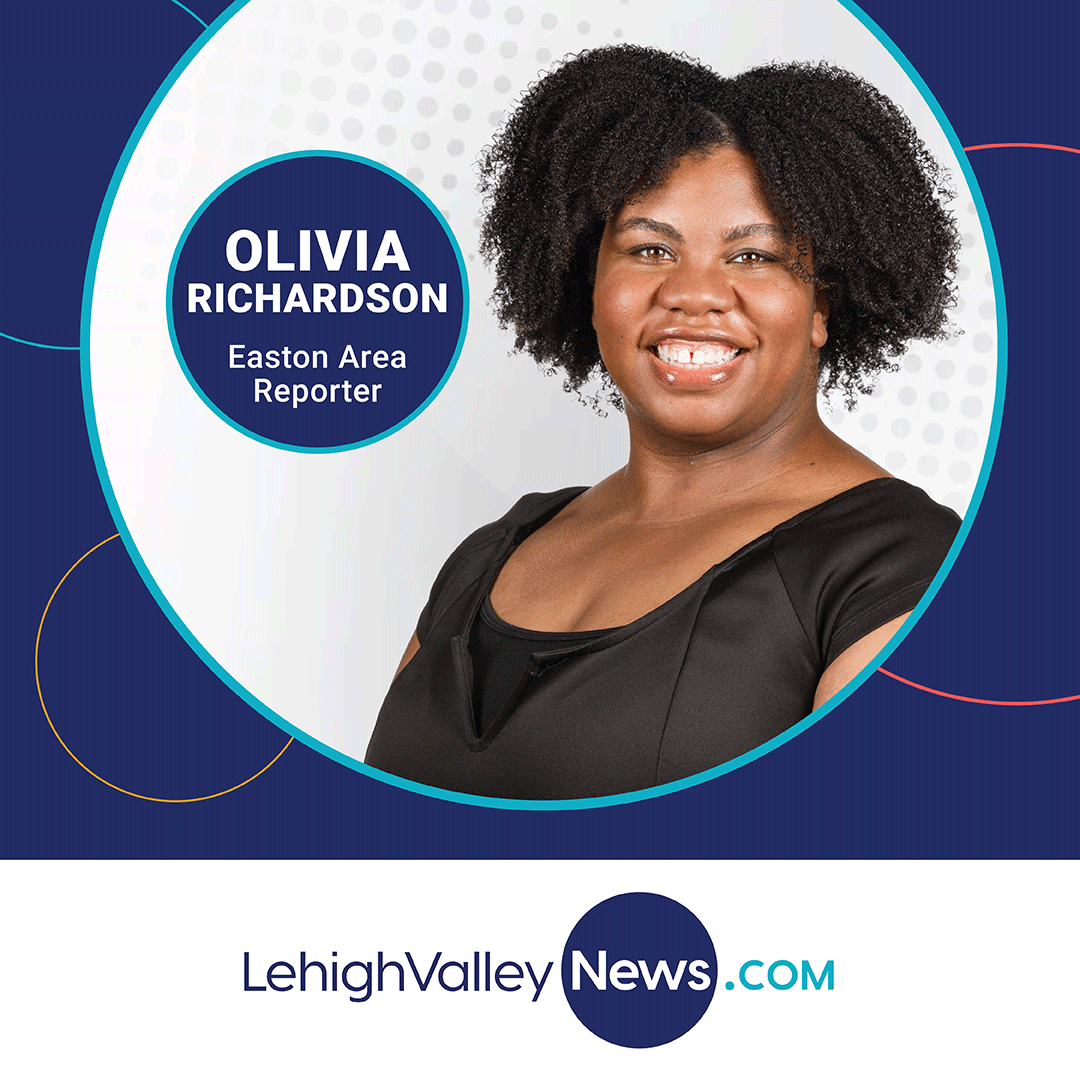 LVNewsdotcom's tweet photo. Meet the team. @LVNOliviaR will be covering the Easton area. She started in public media for WBEZ’s Curious City in Chicago, reported during the 2020 presidential election in Milwaukee & is now ready to cover all things Easton.📕 #lehighvalleynewsdotcom #getmorelocal https://t.co/7Hp9M8tLML