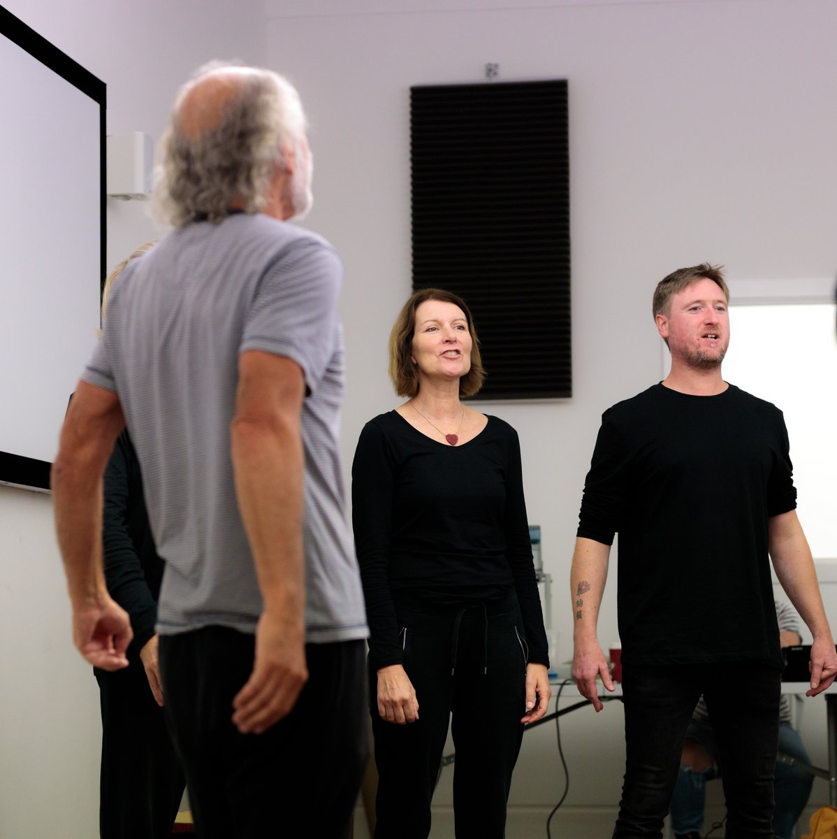 polkatheatre's tweet image. Behind the scenes at Little Manfred 🎬

Enjoy this sneak peak of @SoldiersArtsA hard at work rehearsing for Little Manfred, ready for its opening this October half term! 

🐚 22-30 Oct | Ages 7-12
🐶 Tickets from £10
🎟️ bit.ly/3SKauCV