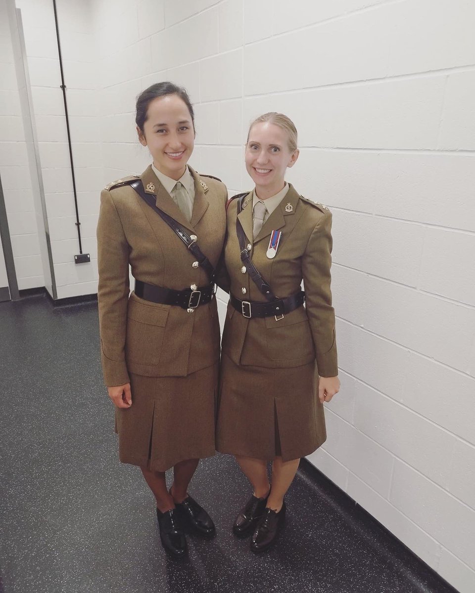netball_ams's tweet photo. 2 of our AMS female netball players representing and doing us proud as flag bearers for the @englandnetball 🏴vs Uganda @SheCranes 🇺🇬 @vitality_uk international series…#englandrosesnetball #roadtocapetown #amsnetball https://t.co/5Et423EgHD