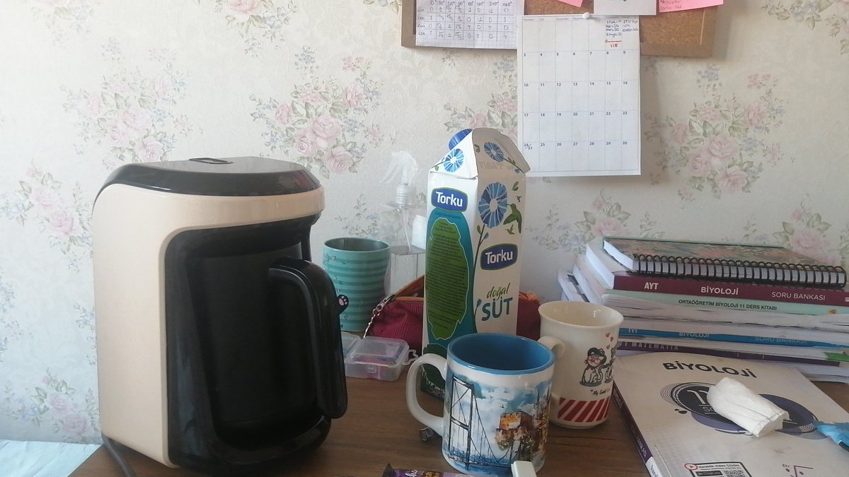 Aynen öğrenci olmak kolay