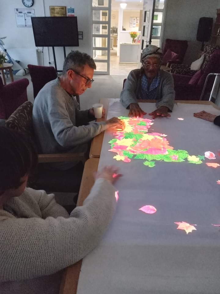 NortonHouseCH's tweet image. Let&apos;s pick some fruits and flowers 💐 
#magictable#