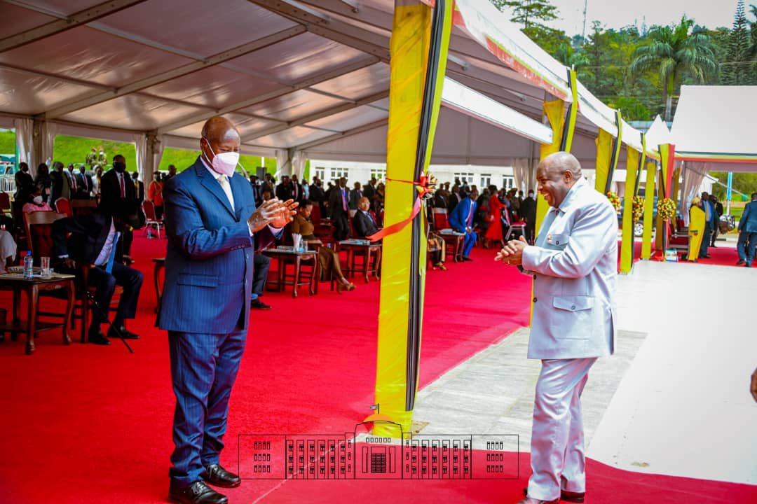 GeneralNeva's tweet photo. Your Excellency @KagutaMuseveni, dear people of Uganda, mbayozayoza kulunaku luno olukulu! Burundi's historic and strong brotherhood with Uganda is of inestimable value to our respective people and we are honored and happy to join you as you celebrate 60 years of Independence. https://t.co/VHdIlGb2aG