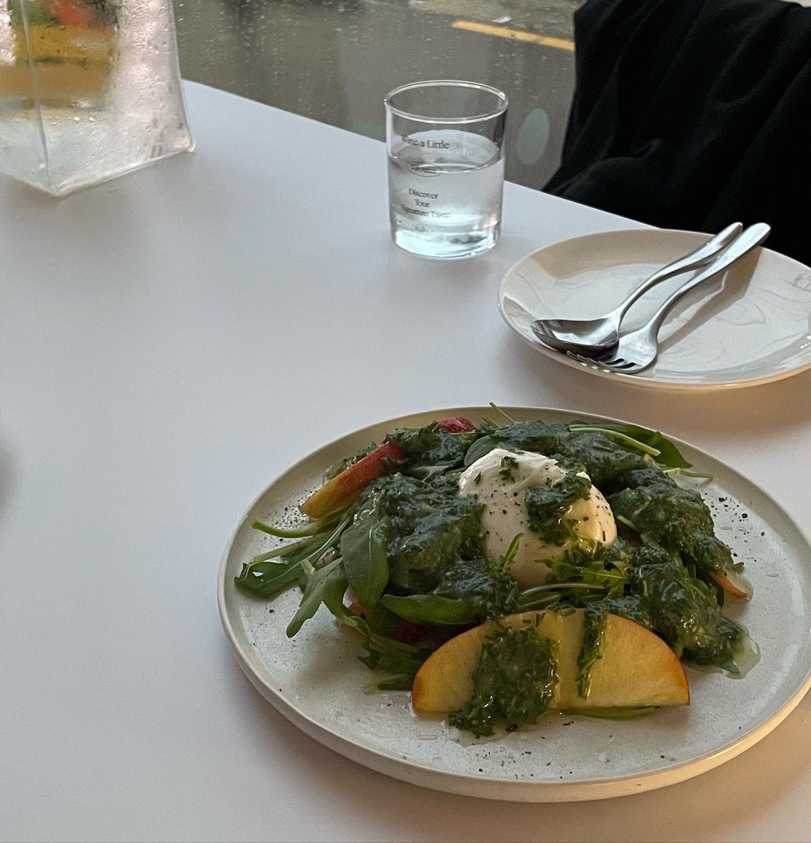OUAUDAYOFF's tweet photo. เปิดโซลรอบนี้ด้วย Till After . ไวน์บาร์ที่อาหารอย่างดีอร่อยมากๆ รอบนี้มาโซลเพื่อ birthday แฟน คอทพลีทด้วยที่นี่เลย อยู่ตรงยอนนัมเลย เดินทางมาสะดวกมากๆ แต่แนะนำว่าควรจองก่อนนะค้าบ 🥂✨#รีวิวเกาหลี https://t.co/Az358wVcDP