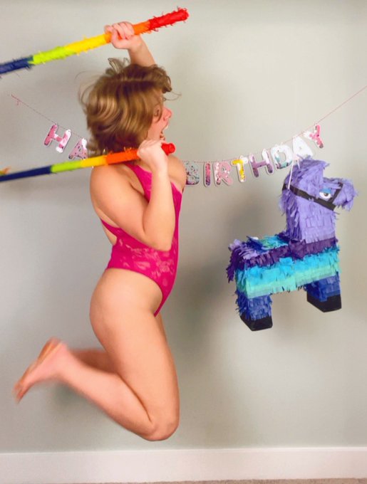 I&rsquo;m having a 25% OFF SALE for my 25TH BIRTHDAY on my Onlyfans and Fansly 👀 making these biddies a whopping<a href="/tag/samus"class="tags"><span>#samus</span></a>