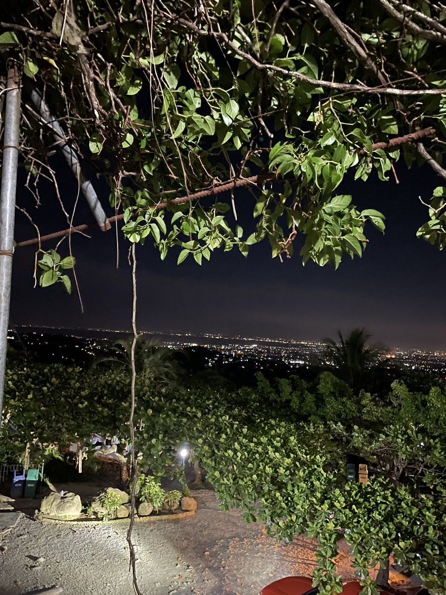 mayaans's tweet photo. Manila rasa Bandung 🌃🌌 https://t.co/9RnbASy8Pt