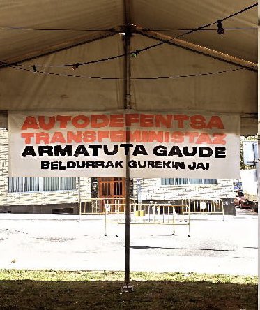 ArrasatekoBF's tweet photo. Maritxu Kajoi egunean gozatzera gentozela esan genuen eta ederra izan zen gozatua! 💃🏻💜

Beste behin argi utzita ez dugula matxirulorik nahi, eta edozein erasoren aurrean autodefentsa transfeministaz erantzuten jarraituko dugula! 💪🏻

Hemen kalera ateratako aldarrietako batzuk ⬇️ https://t.co/zEQCPNpA2r