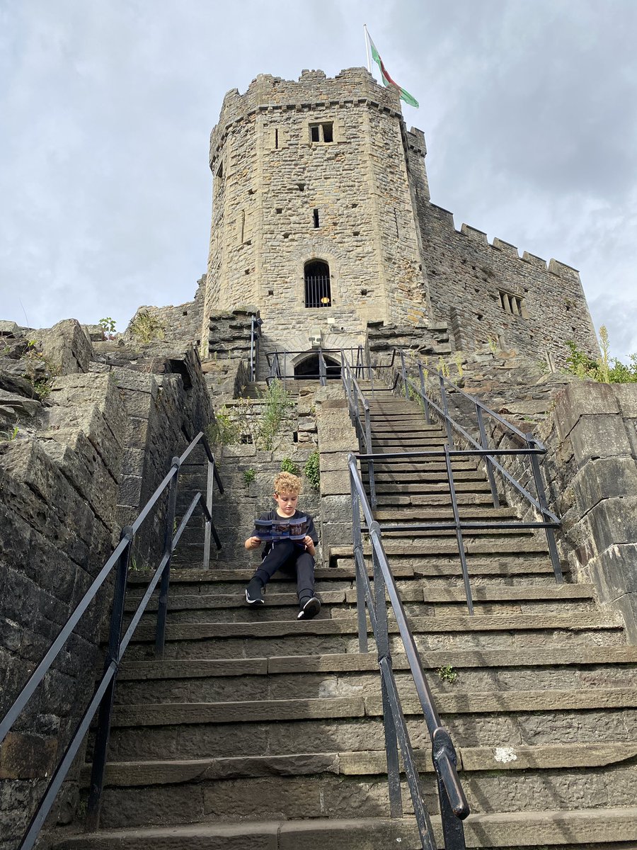 Jojotonge's tweet photo. @sunnybankschool @sunnybankAHT @Year5sunnybank #extremereader 
Spencer having a read during his visit to Cardiff Castle 🏴󠁧󠁢󠁷󠁬󠁳󠁿 https://t.co/nDEZJwYlyz