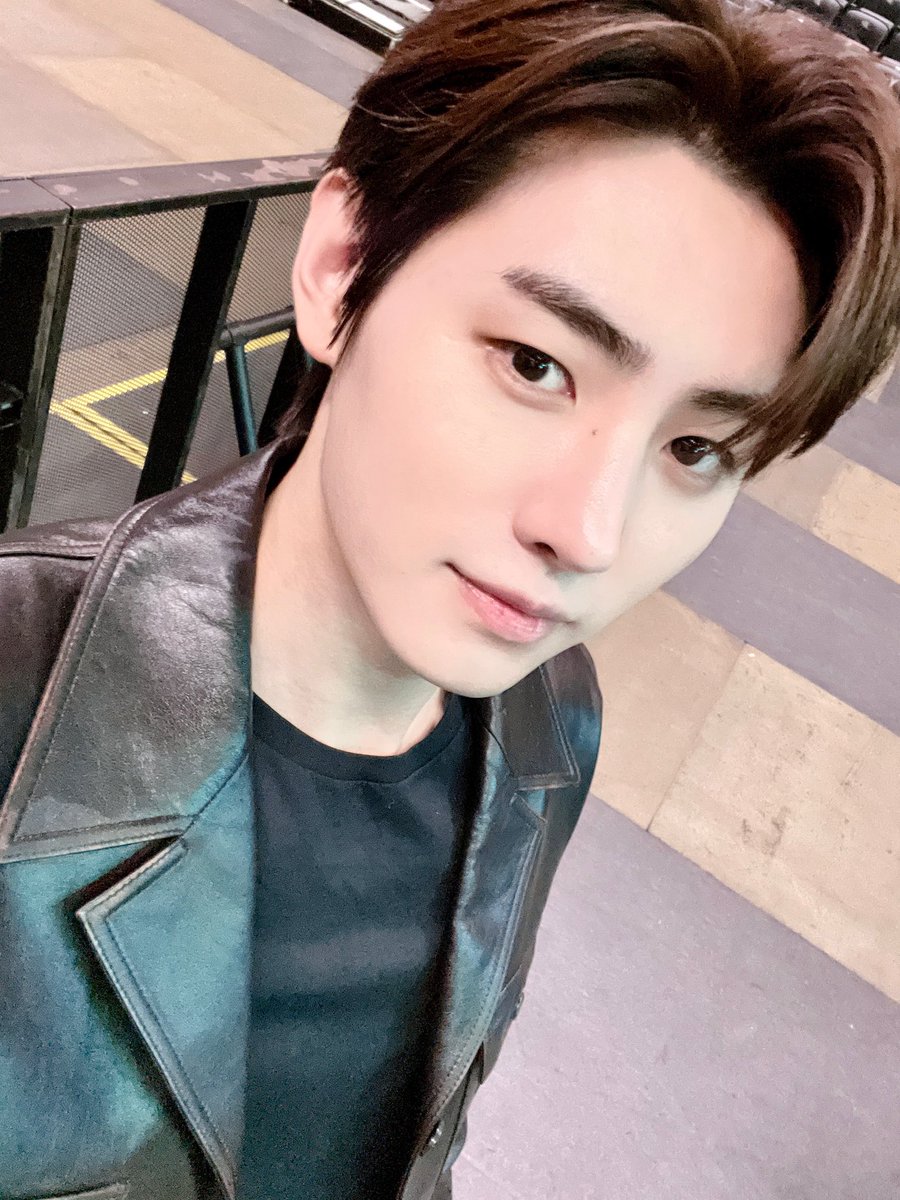 enhypenweverse's tweet image. [ #성훈’s Post ] 221009

#SUNGHOON: HAPPY ENGENE DAY~🎂
The concert was fun &amp;amp; we're doing it joyfully~

@ENHYPEN_members @ENHYPEN #ENHYPEN #엔하이픈