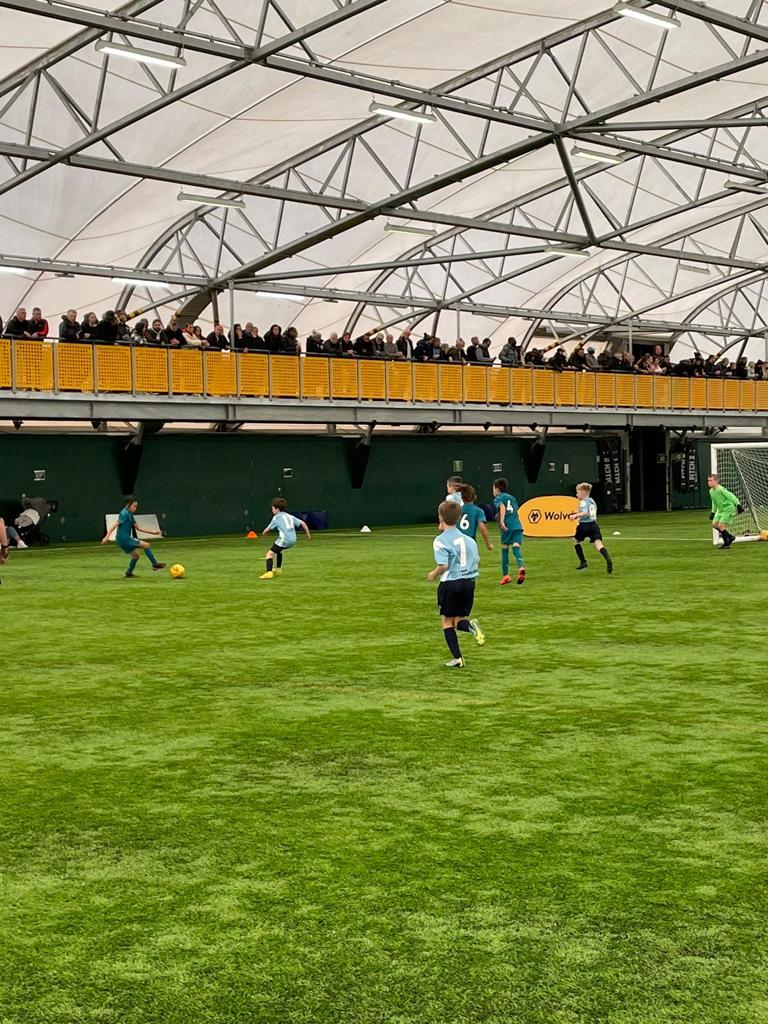 DundeeFCAcademy's tweet photo. Brilliant weekend trip to @AVFCOfficial and @WolvesAcademy for our U10 squad, coaches and parents. Massive thanks to both clubs for hosting and looking after us. Everyone loved the experience 🙌🏻⚽️ #weedees #greatmemories https://t.co/CI8eLrSjT4