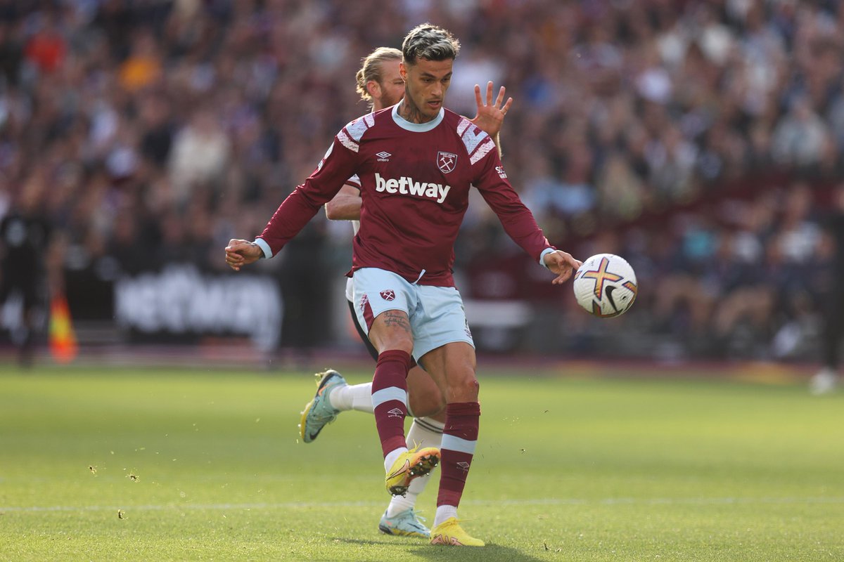 premierleague's tweet photo. Cool, calm and collected 🤩

#WHUFUL https://t.co/rRYeBxVysZ