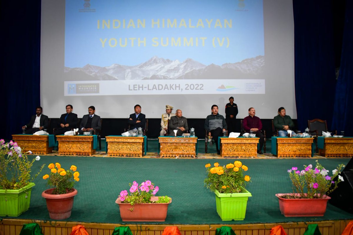 LAHDC_LEH's tweet photo. 5th Indian Himalayan Youth Summit commences in #Leh.

Ladakh Admin launches #ElectricVehicles, a step towards promoting #CarbonNeutrality in the region. 

#SMDSXI 

@lg_ladakh @tashi_gyalson @jtnladakh @Angchuk5 @DvCom_Secretary @DC_Leh_Official @IMI_Info @SdfLadakh @DIPR_Leh https://t.co/zJ5cAhxJZc