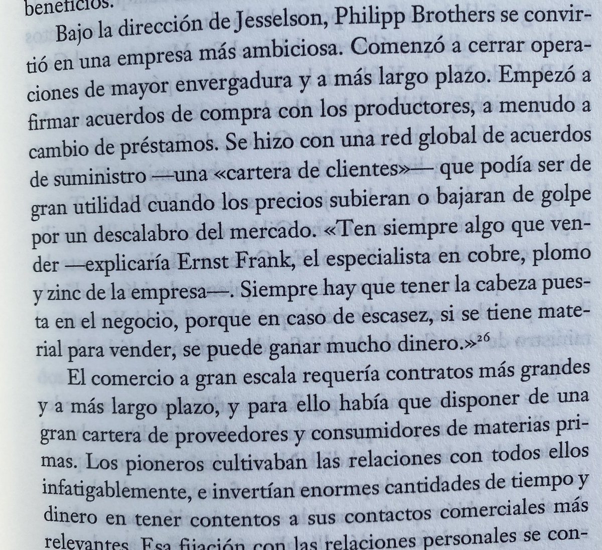 AlbertCodinach's tweet image. Cómo @JavierBlas dices en tu magnífico libro “Ten siempre algo que vender …en caso de escasez se puede ganar mucho dinero ”. Muchas gracias por enseñarnos que la historia se repite una y otra vez (y que algunos se aprenden mejor que otros)