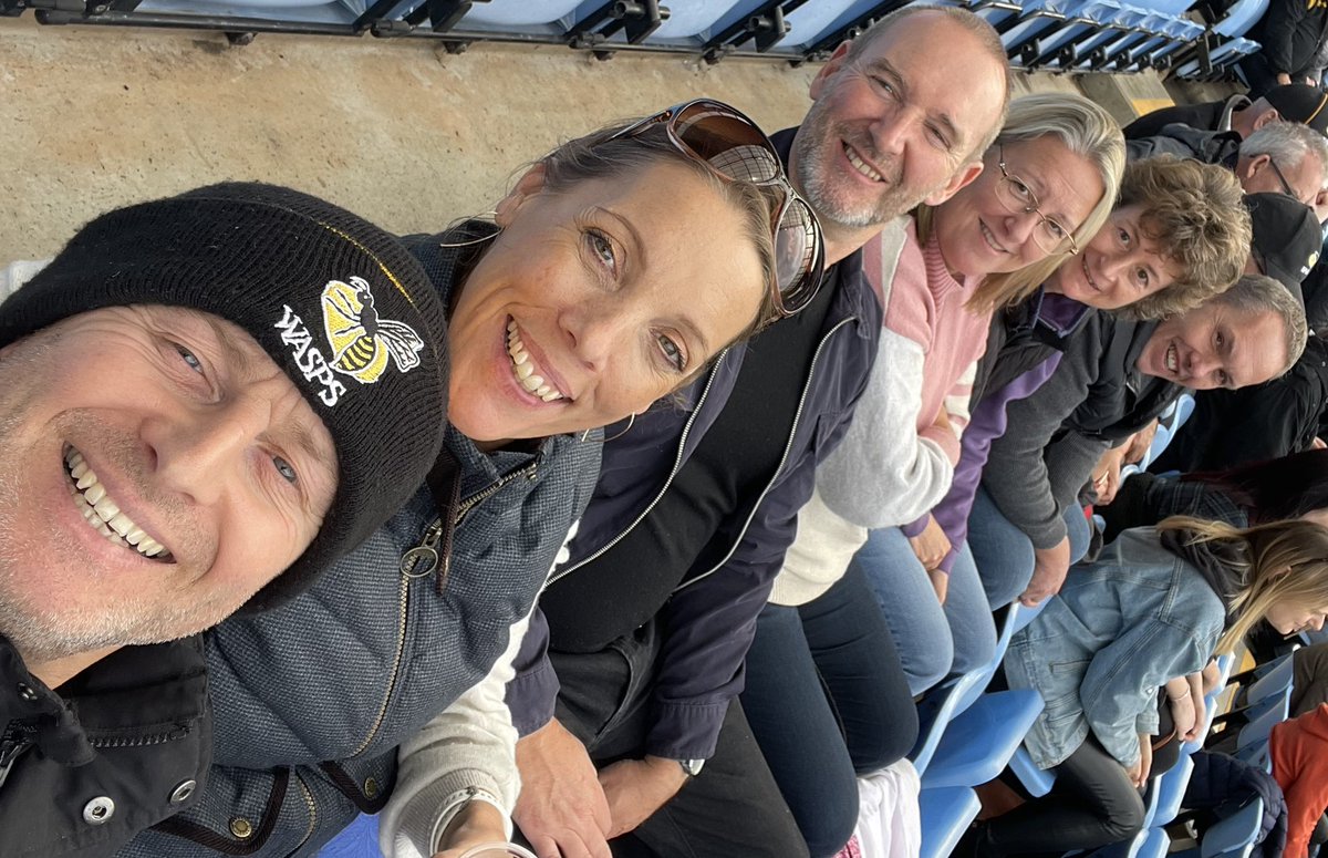 HolisticBecky's tweet photo. Come on you Wasps 🐝 #CBSFanWall https://t.co/VAHBJTQll6