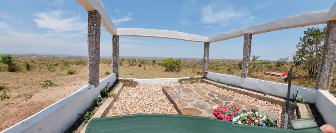 5 months today ..RIP <a href="/lattin_de/">Adrien de Lattin</a> . We miss you!