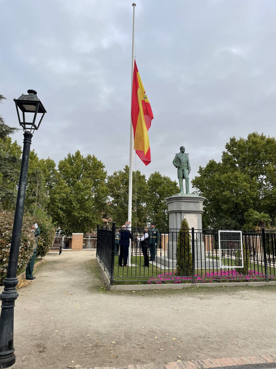 PSOEValdemoro's tweet photo. Hoy nuestros concejales han estado con @corralillovalde en sus actos de homenaje a las 850 víctimas asesinadas por ETA así como la celebración de la patrona de la @guardiacivil 🇪🇸 La Virgen del Pilar #valdemoro #VirgendelPilar 
 
Gracias a Jesús Ramilo, por divulgar la historia. https://t.co/frGvCTPgSV