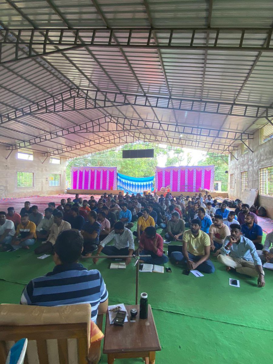 astitvam's tweet photo. A two-day @yuva_brigade Leaders' Meet concluded today. Volunteers with responsibilities from the districts participated in the this brainstorming. Calendar of d next year was discussed n infused energies required to implement it. The Leaders Meet gives us new energy every time. https://t.co/T0jxRnOnbd