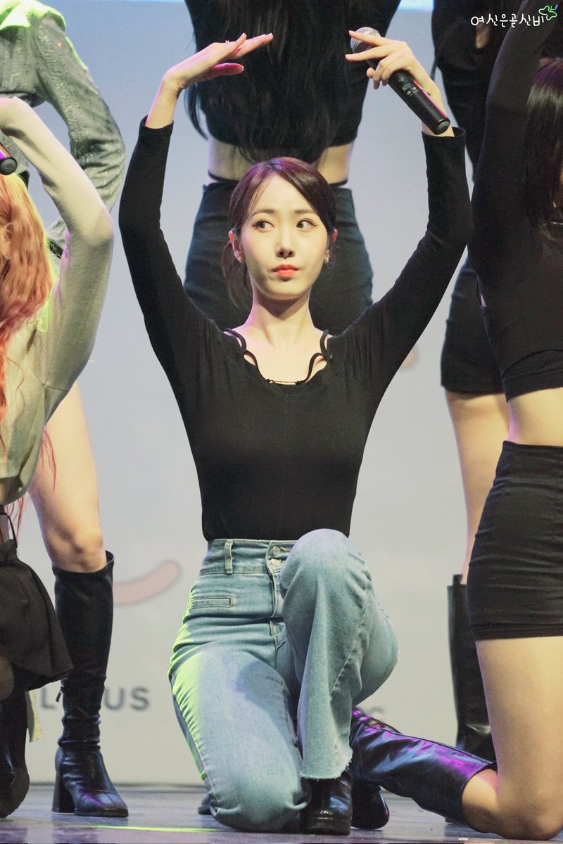 띤비~♥️
#신비 #SINB #비비지 #VIVIZ_LOVEADE #viviz #여신은곧신비 #221008 #청춘커피페스티벌 #러브에이드 #LOVEADE <a href="/VIVIZ_official/">VIVIZ</a>
