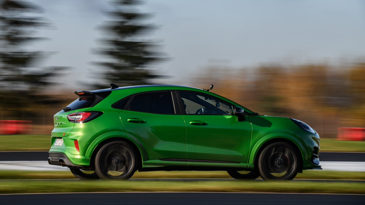 FordPolska's tweet photo. 👉 #FordPolska #STSunday
▫️ I kolejny przedstawiciel rodziny ST czyli #PumaST na torze Driveland pod Warszawą🏁
Udanego popołudnia😎 https://t.co/sh5Bvk8Csa