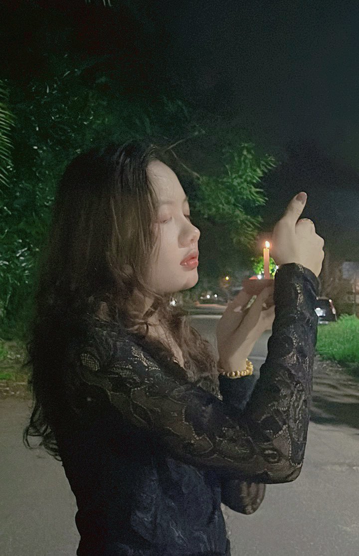 MaryNoenoe's tweet photo. Silence 🪔 https://t.co/SLLP2yZHSx