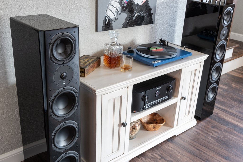 You want the deals? We have them! This week's warehouse deals features savings up to 55% on ListenUp Certified open box speakers from SVS, Focal, Victrola and more of the brands you know and love. See the 500+ deals here: bit.ly/lupwarehousede…