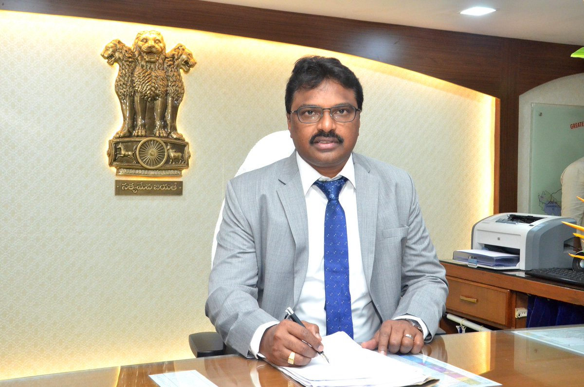 GVMC_VISAKHA's tweet photo. Dial Your Mayor program will be conducted tomorrow(10/10/22) from 10 AM to 11 AM followed by Spandana program from 11 AM to 1 PM. Citizen can call on 1800 4250 0009 for registering their grievances through Dial Your Mayor program.

#VizagSaysNotoPlastic https://t.co/9bkAk8BQJ2