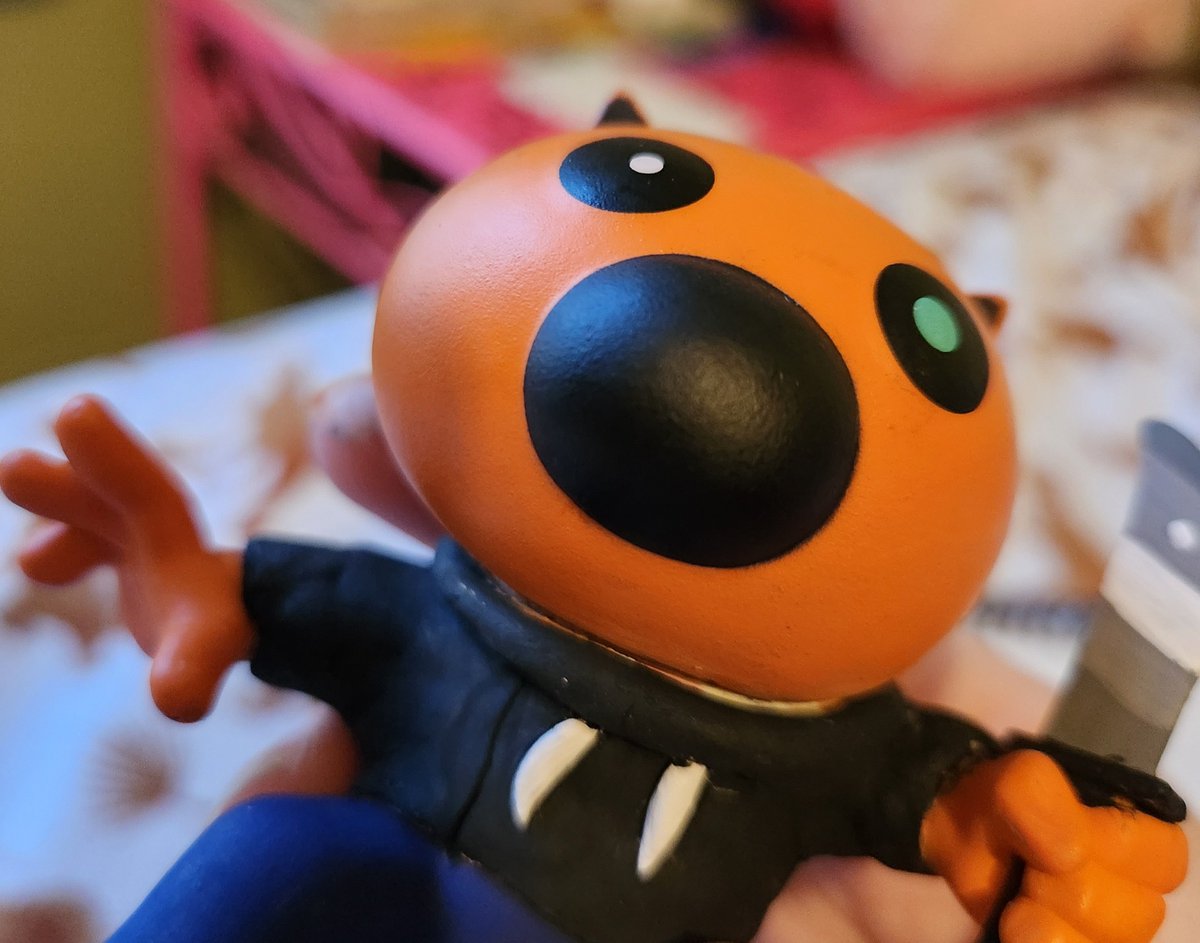 I gave my foxy figure his redesign. Took me only 2 days!
#piggy #piggyroblox