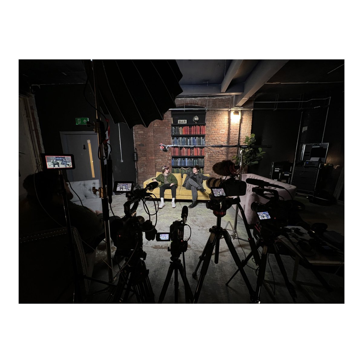 Great to speak to <a href="/TheSnuts/">The Snuts</a> today 👊

🎥 <a href="/culturecitytv/">Culture City</a> <a href="/ModernSkyUK/">摩登天空Modern Sky</a>
<a href="/ctsouthworth/">Craig Southworth</a>