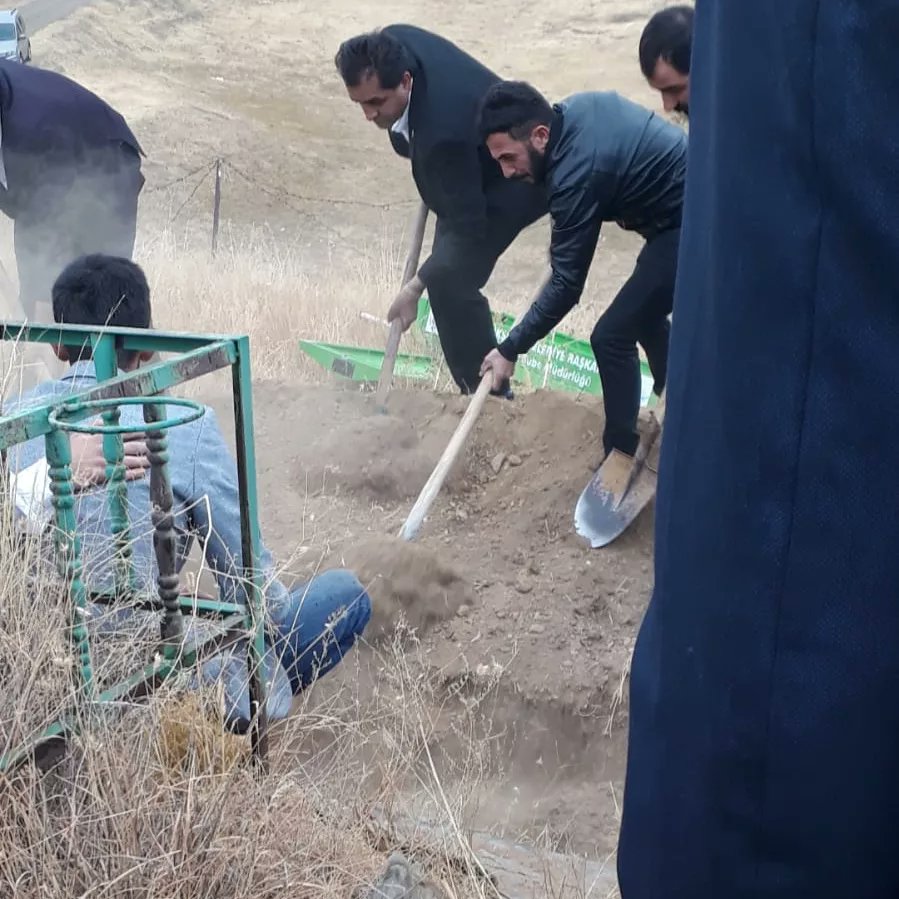 HAZIMYUNUSOGLU's tweet photo. Kıymetli amcam Burhan Yunusoğlu Hakkın rahmetine kavuşmuştur.
 Mekanı cennet olsun Yücel abim taksiratını affetsin, Fatiha ile Hayır dualarınızı bekliyoruz.

   HAZIM YUNUSOĞLU https://t.co/flKWibZqG2