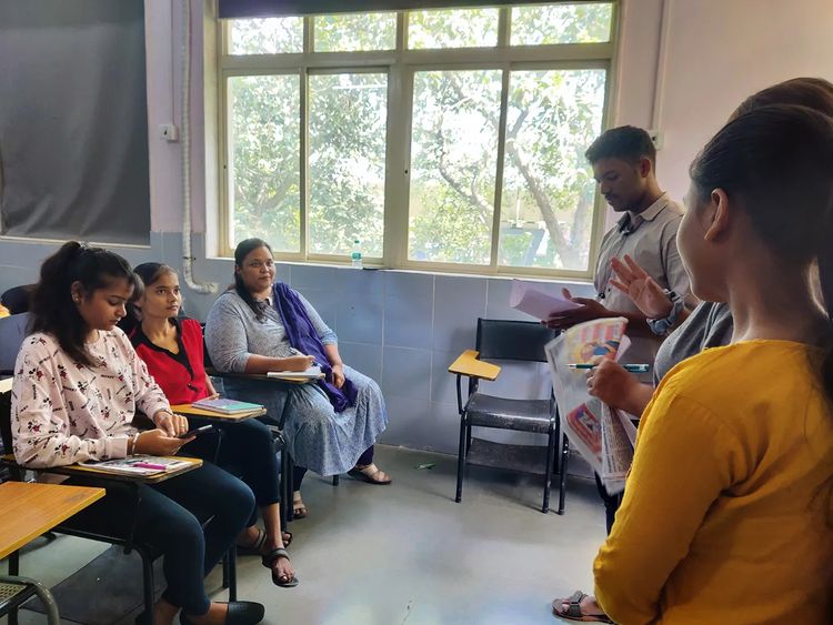 urfonline's tweet photo. Today's  #MediaForDemocracy session was activity based where the students got to learn about the social health of society through the media. 

#URF #MFD #UniversalReachFoundation #NGO #Mumbai #Education #Media https://t.co/QEhcJtk7hm