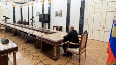 FDZNEWS's tweet photo. "The good news, Mr #President, is we can repair the #Crimea #Bridge."
"And the bad #news?"
"We'll need your table." #ukraine https://t.co/YuRfqfNEKd