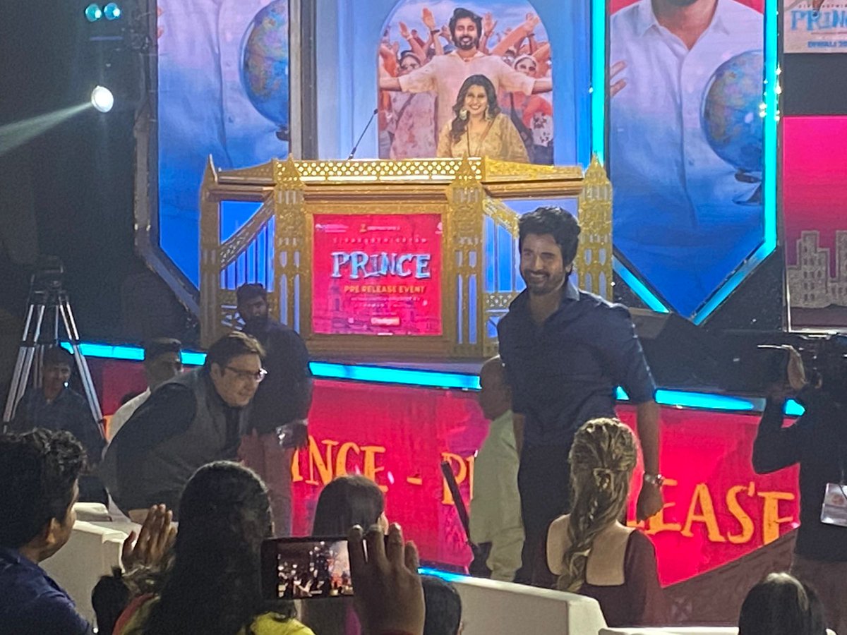 KollywoodCinima's tweet photo. #Prince #PrinceAudioLaunch Pic 09

#PrinceTrailer #PrinceOnOct21st #PrinceDiwali #SivaKartikeyan 

#KollywoodCinima @Siva_Kartikeyan @ShanthiTalkies @anudeepfilm @SVCLLP @maria_ryab @musicthaman @LokeshJey @SureshProdns https://t.co/zxqiBgdKqG