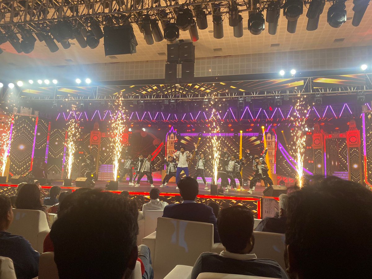 KollywoodCinima's tweet photo. #Prince #PrinceAudioLaunch Pic 09

#PrinceTrailer #PrinceOnOct21st #PrinceDiwali #SivaKartikeyan 

#KollywoodCinima @Siva_Kartikeyan @ShanthiTalkies @anudeepfilm @SVCLLP @maria_ryab @musicthaman @LokeshJey @SureshProdns https://t.co/zxqiBgdKqG