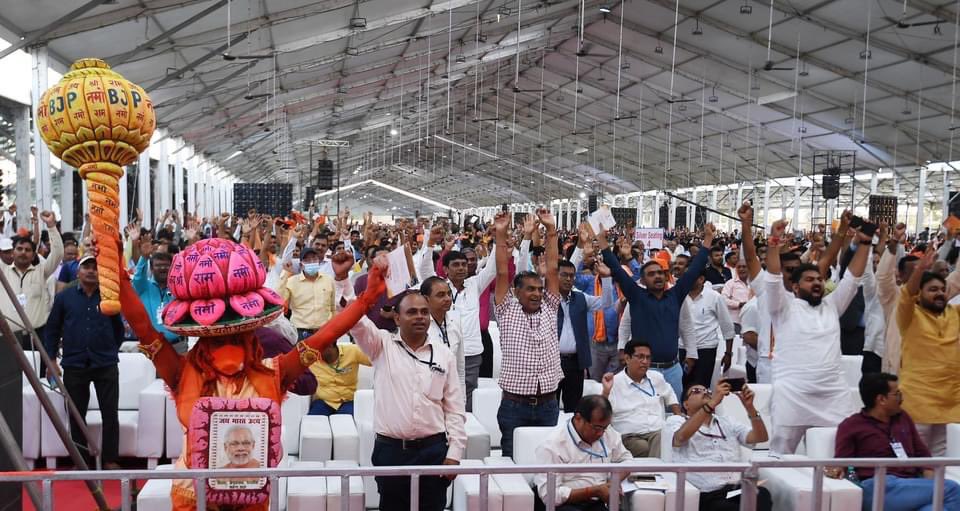 CRPaatil's tweet photo. માનનીય પ્રધાનમંત્રી શ્રી @narendramodi સાહેબે દેશનાં સર્વ પ્રથમ સૌર ગ્રામ મોઢેરા ખાતે વિવિધ વિકાસલક્ષી પ્રકલ્પોનો શિલાન્યાસ અને લોકાર્પણ કર્યો. આ પ્રસંગે ઉપસ્થિત રહેવાનું ગૌરવ મળ્યું. https://t.co/54rY1ap1GT