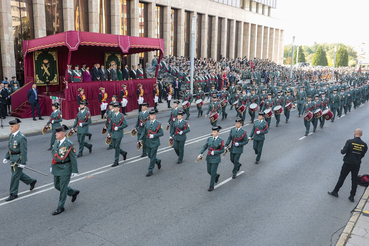 1 El desfile de la Guardia Civil, bajo la mirada de Campillo

leonoticias.com/leon/desfile-g…

#VirgendelPilar #Pilar2022
#lospilares #elpilar
#PatronaGC #PatronaGC2022
#PatronaGC22  #patronaguardiacivil
#León
#Masqueguardiacivil 
#Guardiacivil
#GuardiaCivilComprometidos