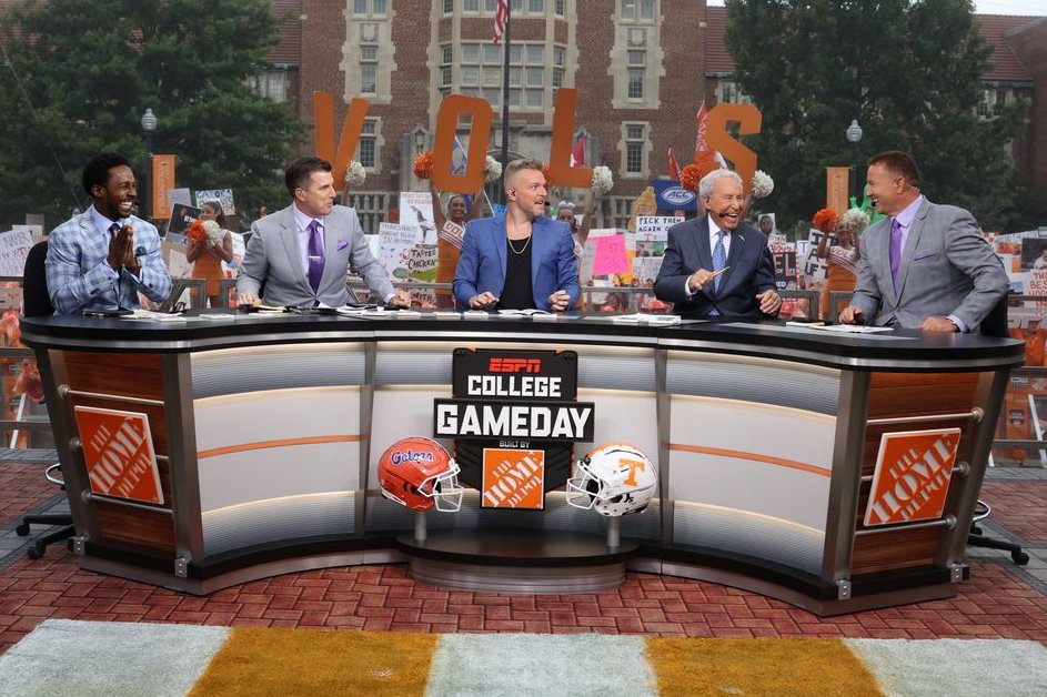 bhofheimer_espn's tweet photo. Rocky Top is still ringing in the ears of our @CollegeGameDay crew from a few weeks ago and we are already headed back!

@ReceDavis and team are returning to Knoxville for Saturday's big #BAMAvsTEN game. 

* @SECNetwork's #SECNation &amp; #MartyMcGee will be there too! https://t.co/eSSUIyYa0y