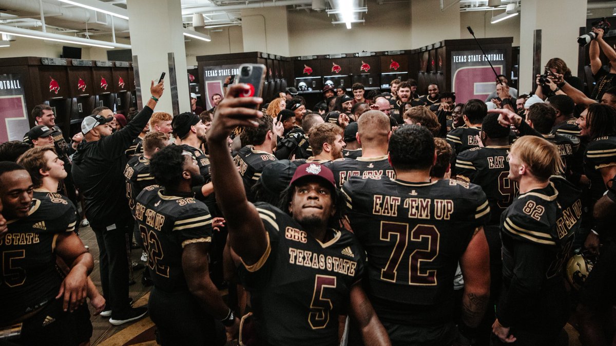 TXSTATEFOOTBALL's tweet photo. It’s a Great Day to be a Bobcat 🐾 

#TEAM  #EatEmUp https://t.co/VdhIUtv5I5