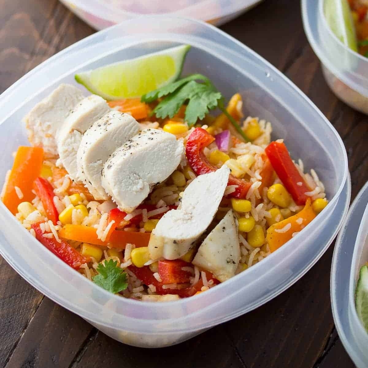 EVilleFitness's tweet photo. ๐ฎ๐ฐ๐ฉ๐๐๐ด ๐น๐ฐ๐ฉ๐๐๐ด ๐๐ธ๐๐ฟ ๐ซ๐
๐ธ๐ซโ
โ
Chicken Fajita Lunch Bowlsโ
#repitlocal #evillefitness โ
#veggies #healthyrecipes #healthyrecipe #cleaneating #healthyeating #freshfood #lowcarb #eatclean #recipes #healthyfood #healthychoices #easyrecipes #realfood #protein https://t.co/qbSyeEfiEz